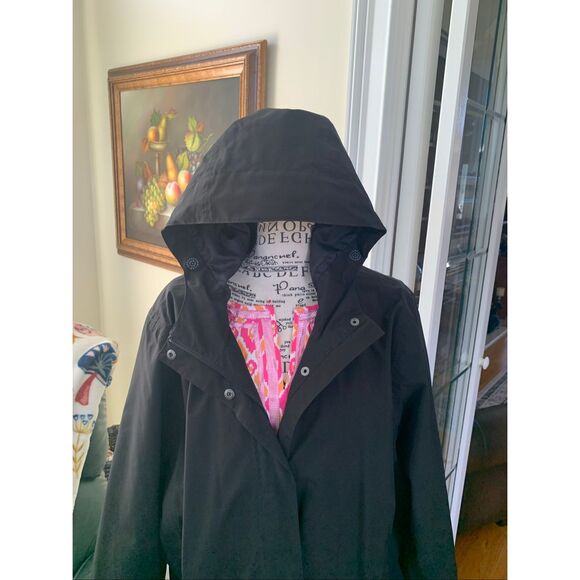 Lands’ End Waterproof Hooded Rain Jacket - Picture 11 of 12